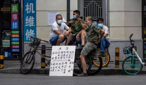 El desempleo, un nuevo 'brote' en la China en tiempo  poscoronavirus