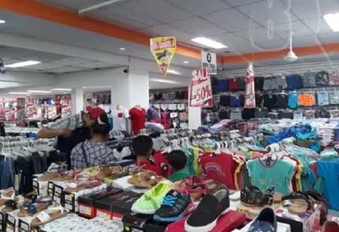 COVID-19 espanta a los comerciantes y clientes de mercado en Nicaragua