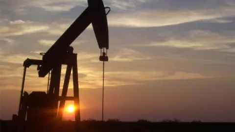 El petróleo de Texas cierra con una subida y rompe racha negativa