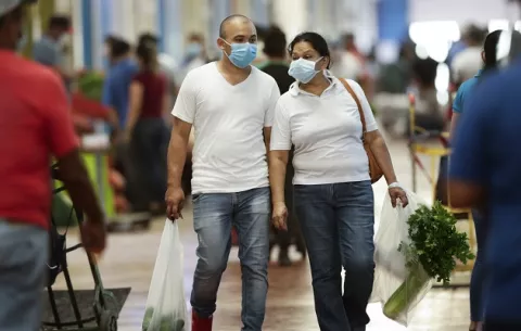Panamá alcanza los 10,267 casos de COVID-19; hombres podrán salir este sábado de nuevo