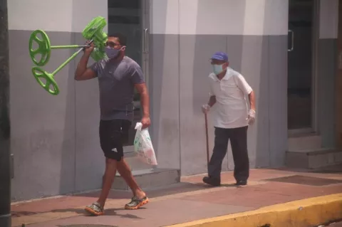 Uso de mascarillas es obligatorio con la reapertura del bloque 2