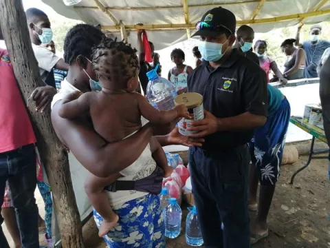 Panamá tiene 41 migrantes con COVID-19 aislados en un albergue fronterizo