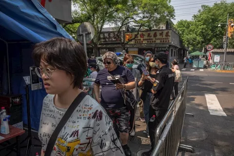 El precavido sendero de China hacia la normalidad