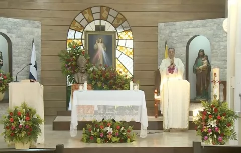 Iglesia católica prepara protocolos para la reapertura de los templos