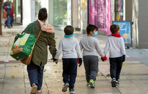 Actividades que involucren a niños y adolescentes serían de las últimas en reactivarse
