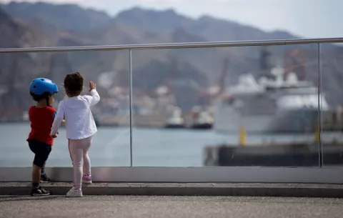 Salida de los niños no contempla visitas a familiares o idas al supermercado
