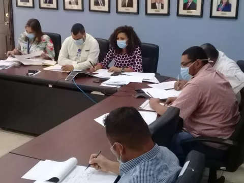 Idaan realiza  subasta para elegir empresas que se encargarán de los servicios de distribución de agua potable 