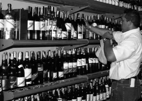 Es el momento de revisar los excesos en permisos para la venta de licor