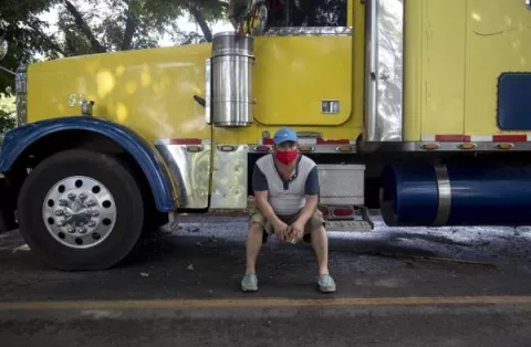 Costa Rica pide a los transportistas centroamericanos aplicar la ruta sanitaria acordada con Panamá