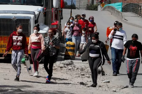 Venezolanos desplazados por Suramérica vuelven a su país huyendo del COVID-19