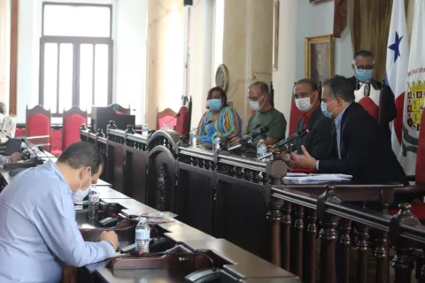Concejales solicitan que se incluya la mascarilla dentro del control de precios
