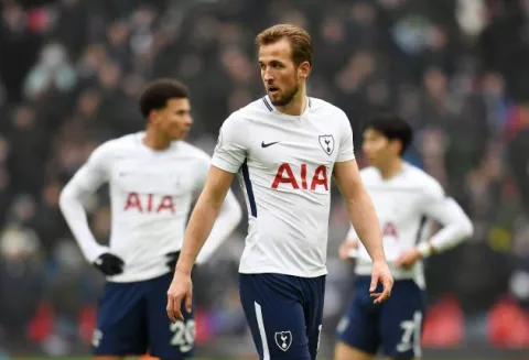 Harry Kane, patrocina camiseta de un modesdo equipo