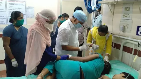 Al menos once muertos y miles de afectados por una fuga de gas en la India