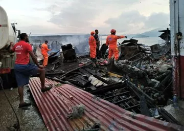 Evalúan los daños causados por el incendio que consumió cuatro locales en Darién