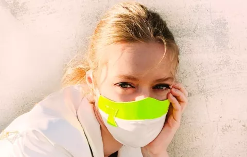 Las mascarillas, de necesidad a tendencia