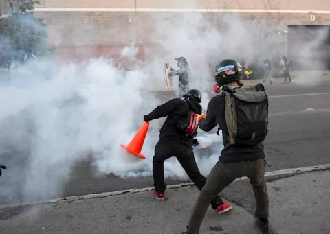 Retoman por la fuerza el control de Mineápolis y Anonymous responsabiliza a la policía de 193 muertes en varios años 