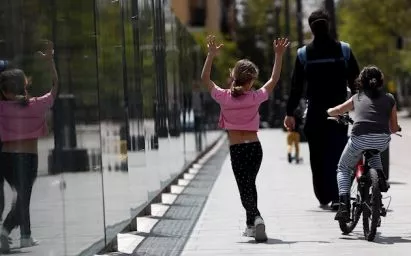 Padres deben extremar  las medidas higiénicas al salir con los niños a las calles, en medio de pandemia de COVID-19