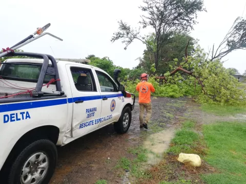 Fuerte lluvia y vientos azotan varios distritos en Panamá  Oeste