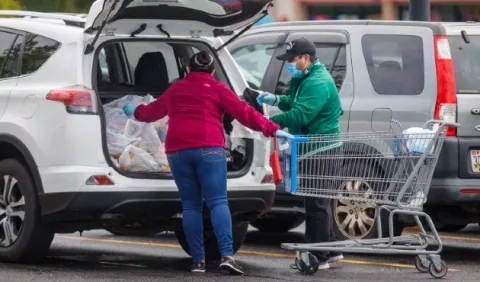 Pizzerías, Amazon y supermercados en busca de empleados