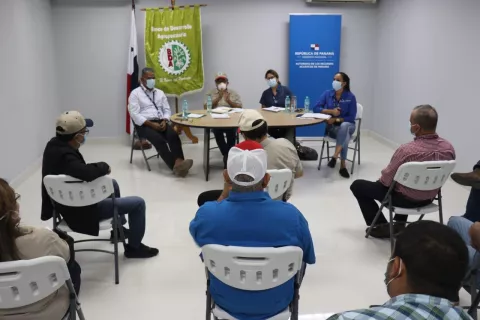 Evalúan préstamos a 0% interés para los acuicultores 
