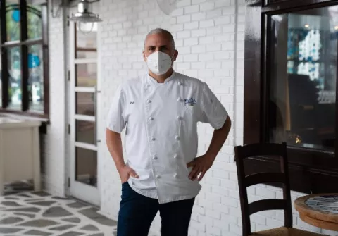 Restaurantes ponen la mesa para una vida pospandemia