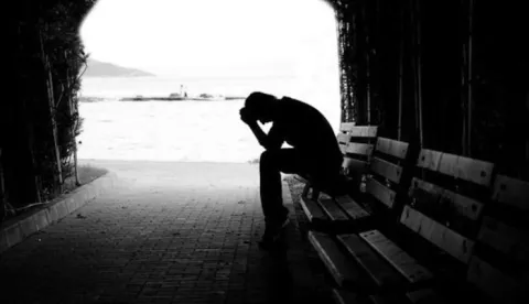 La inducción o ayuda al suicidio