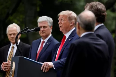 Donald Trump dice que Estados Unidos 'rompe su relación con la OMS' por gestión del COVID-19
