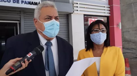Expresidente Ricardo Martinelli presenta denuncia penal contra exmagistrados