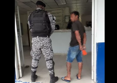 Sujeto es sorprendido por unidades Linces con presuntas sustancias ilícitas en Almirante