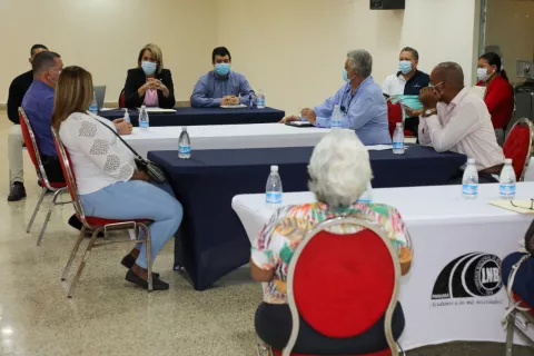 Autoridades de la Lotería Nacional se reúnen con billeteros para unificar criterios en medio de la pandemia