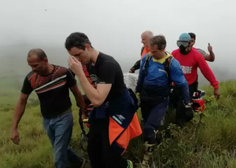 Hombre sufre múltiples fracturas al caer de vehículo "four wheel" en Boquete