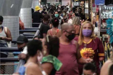 Brasil llega a un acuerdo para tener acceso a 100 millones de vacunas contra la COVID-19