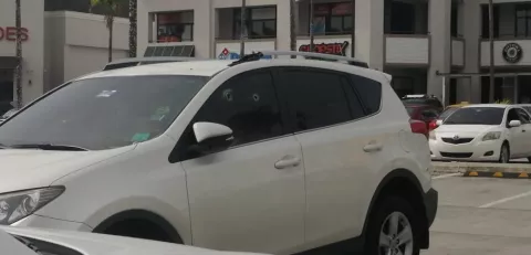 Grupos rivales intercambian disparos en una plaza comercial en Los Cuatro Altos de Colón