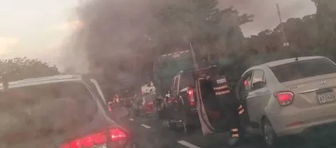 Desempleados de Colón cierran nuevamente las calles exigiendo la reapertura económica