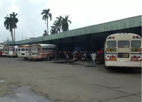 Se reactivan buses de la Costa Abajo de Colón