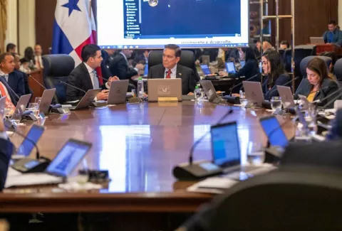 Presidente Laurentino Cortizo advierte que hará cambios en su Gabinete; mientras se desmiente renuncia del titular del MEF