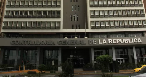 Contraloría advierte que auditará tiempos de demora en pago a proveedores del Estado