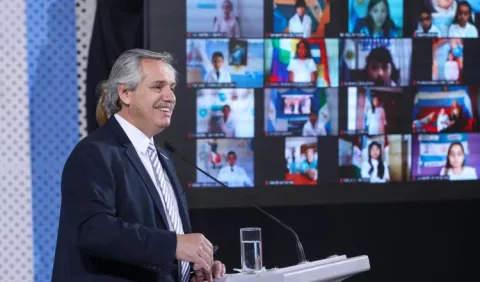 Argentina extiende  plazo  para negociar  su deuda 