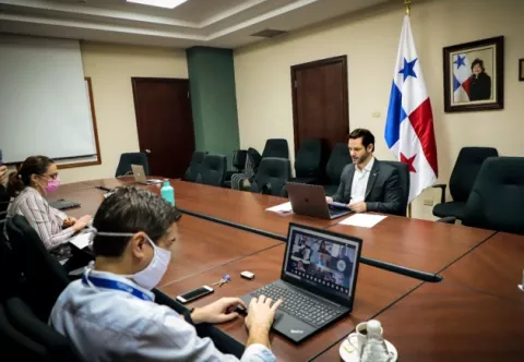 Ministro Martínez explica componentes de reactivación económica a gremios empresariales