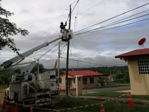 ¿Sabes cómo aplicar a la segunda fase de la moratoria del servicio de electricidad?