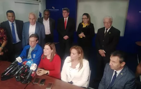 Salida de Rosario Turner del Minsa tomó por sorpresa a miembros del comité asesor contra el coronavirus