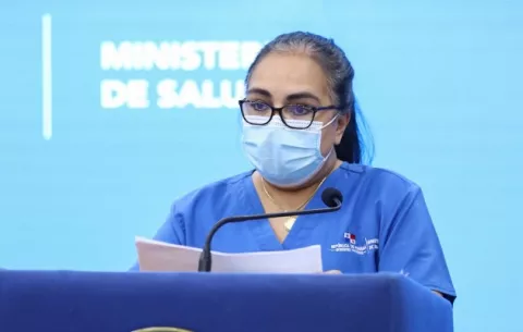 Hija de la Dra. Lourdes Moreno defiende su labor: 'Mientras ustedes sacan memes, en casa solo esperamos verla llegar'