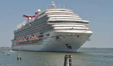 Carnival anuncia cancelación de todos  los cruceros en los EE.UU. 