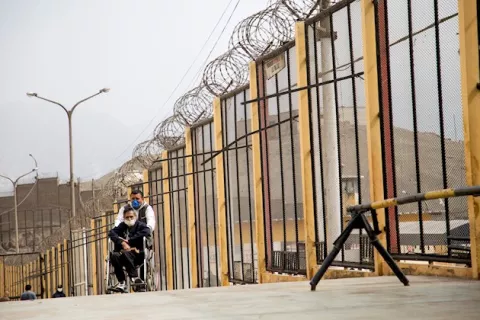 Los presos se unen para sacar la COVID-19 de la mayor cárcel de Latinoamérica
