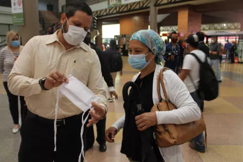 Minsa entrega 3 mil mascarillas en Albrook, en medio de la apertura del bloque 2