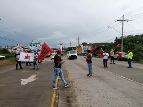 Obreros de la construcción reclaman apertura de proyectos en Herrera