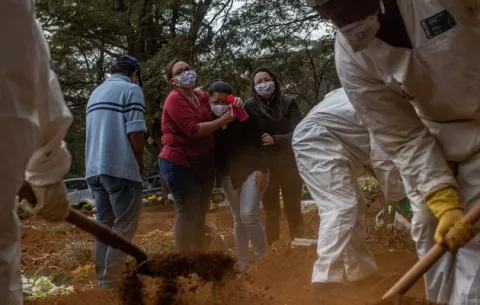 En algunos países, el coronavirus solo es uno de muchos brotes