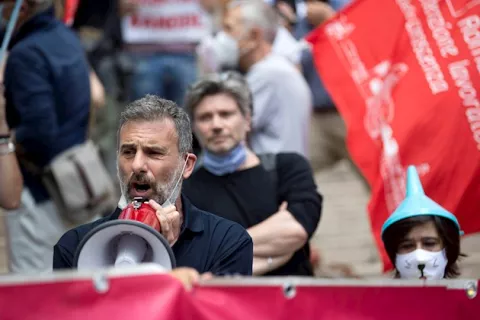 Italia termina "on line" el año escolar y con la incertidumbre de septiembre