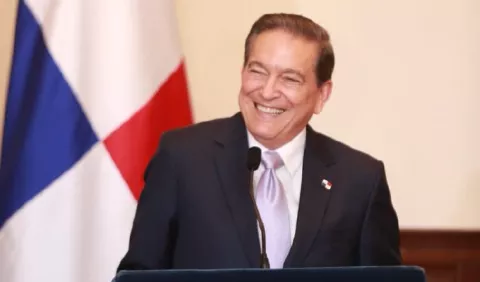 Laurentino Cortizo se compromete a presentar su plan de reactivación económica pos-COVID el 1 de julio