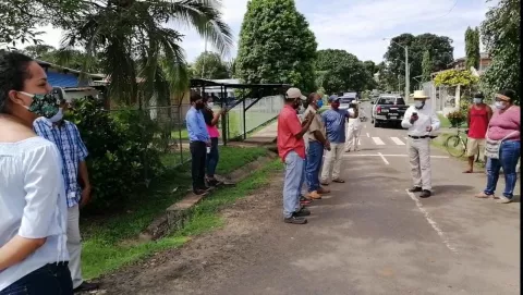 Protestas en Mariato por el cierre del Centro de Salud de Llano de Catival por COVID-19